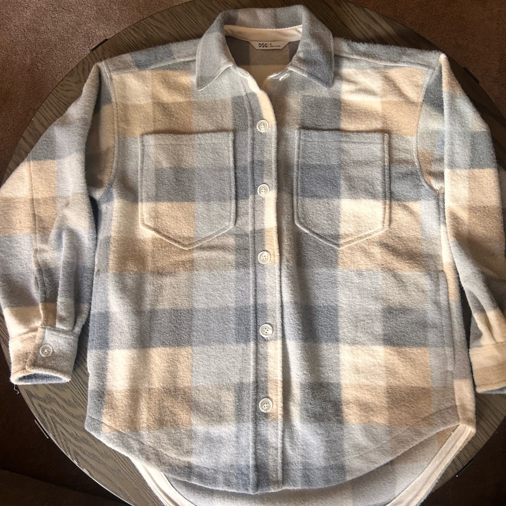Women's small oversized wool button down jacked DSG brand. New without tags.